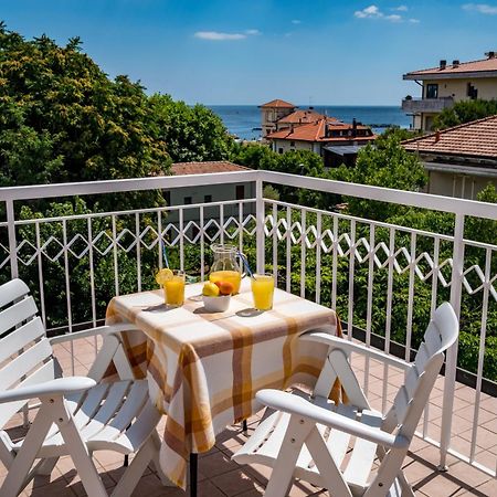 Hotel Villa Dei Fiori - Sul Mare Con Piscina Viserbella di Rimini Εξωτερικό φωτογραφία