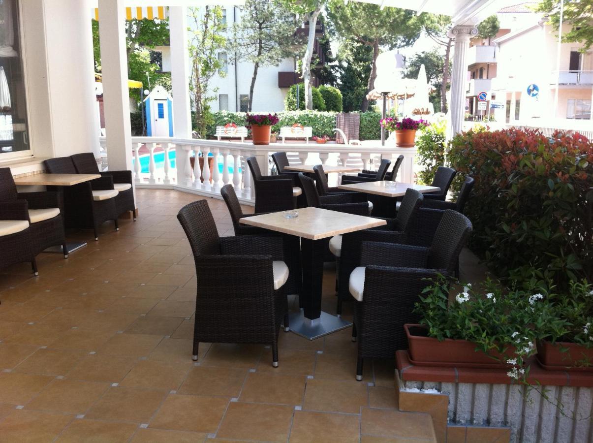 Hotel Villa Dei Fiori - Sul Mare Con Piscina Viserbella di Rimini Εξωτερικό φωτογραφία