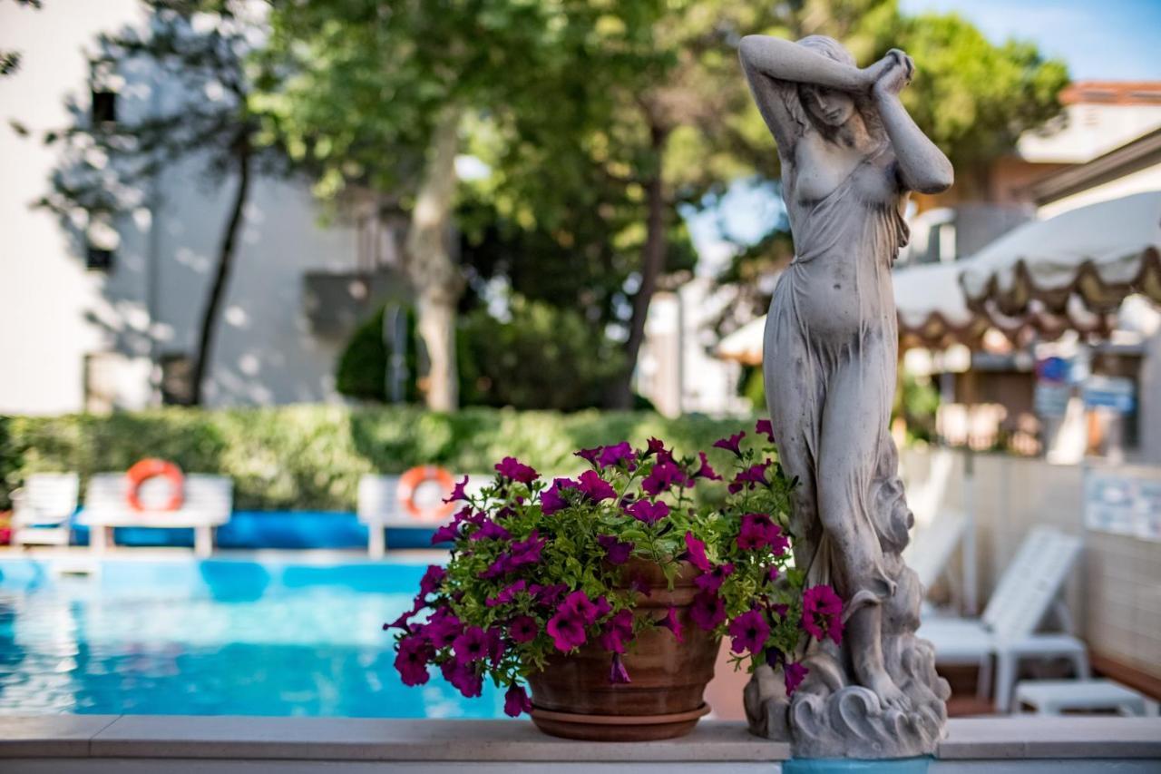 Hotel Villa Dei Fiori - Sul Mare Con Piscina Viserbella di Rimini Εξωτερικό φωτογραφία