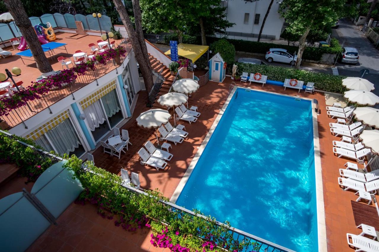 Hotel Villa Dei Fiori - Sul Mare Con Piscina Viserbella di Rimini Εξωτερικό φωτογραφία
