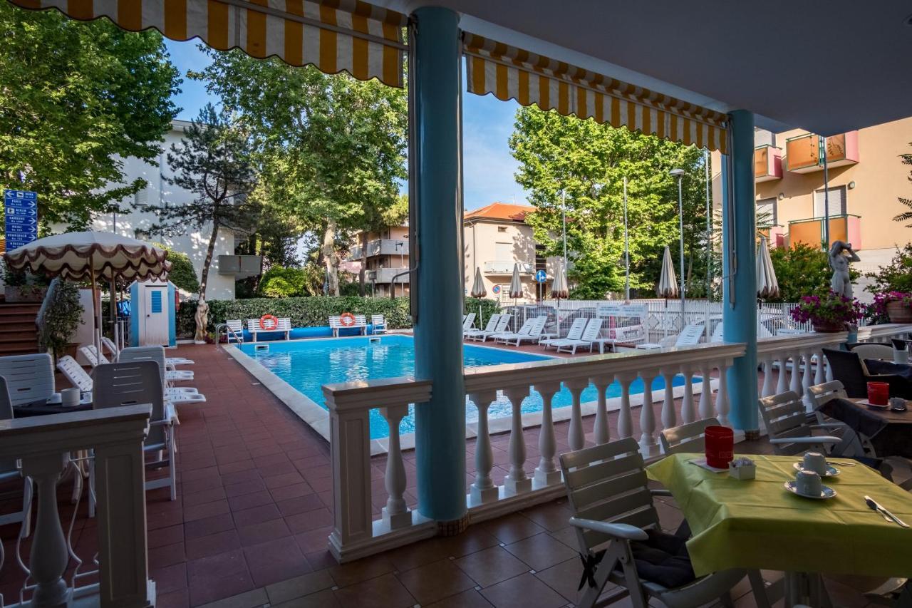 Hotel Villa Dei Fiori - Sul Mare Con Piscina Viserbella di Rimini Εξωτερικό φωτογραφία