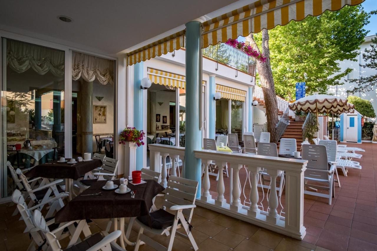 Hotel Villa Dei Fiori - Sul Mare Con Piscina Viserbella di Rimini Εξωτερικό φωτογραφία