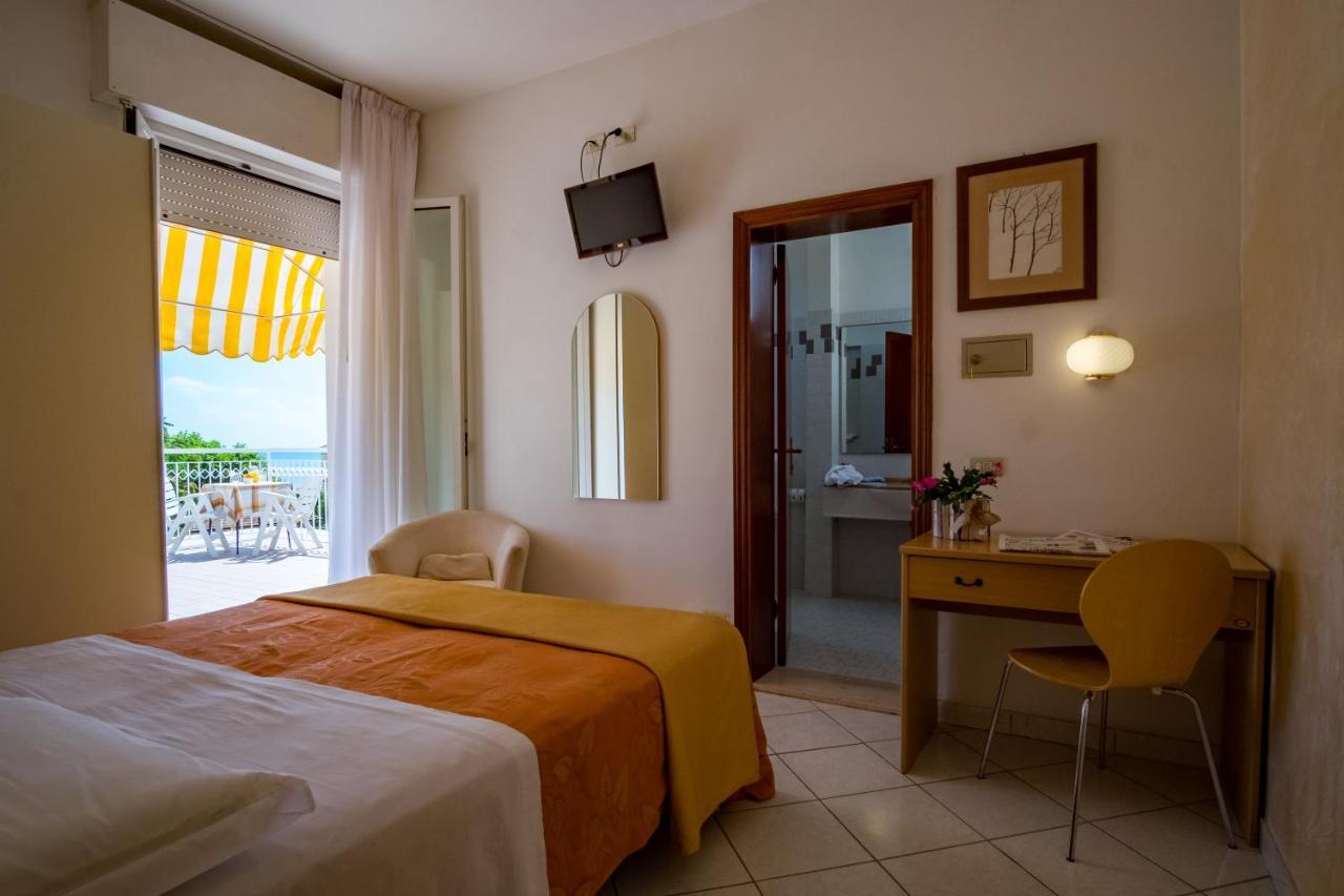 Hotel Villa Dei Fiori - Sul Mare Con Piscina Viserbella di Rimini Εξωτερικό φωτογραφία
