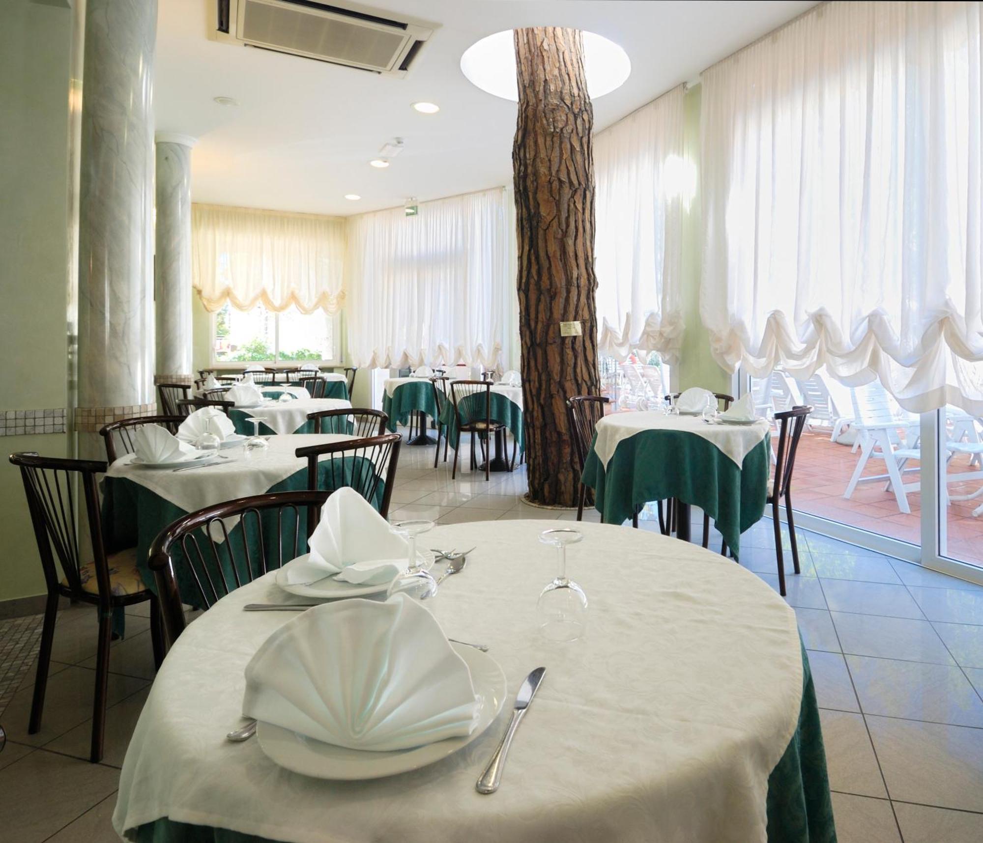 Hotel Villa Dei Fiori - Sul Mare Con Piscina Viserbella di Rimini Εξωτερικό φωτογραφία