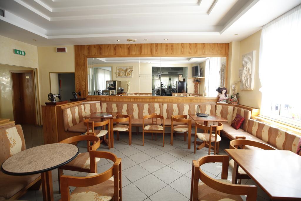 Hotel Villa Dei Fiori - Sul Mare Con Piscina Viserbella di Rimini Εξωτερικό φωτογραφία