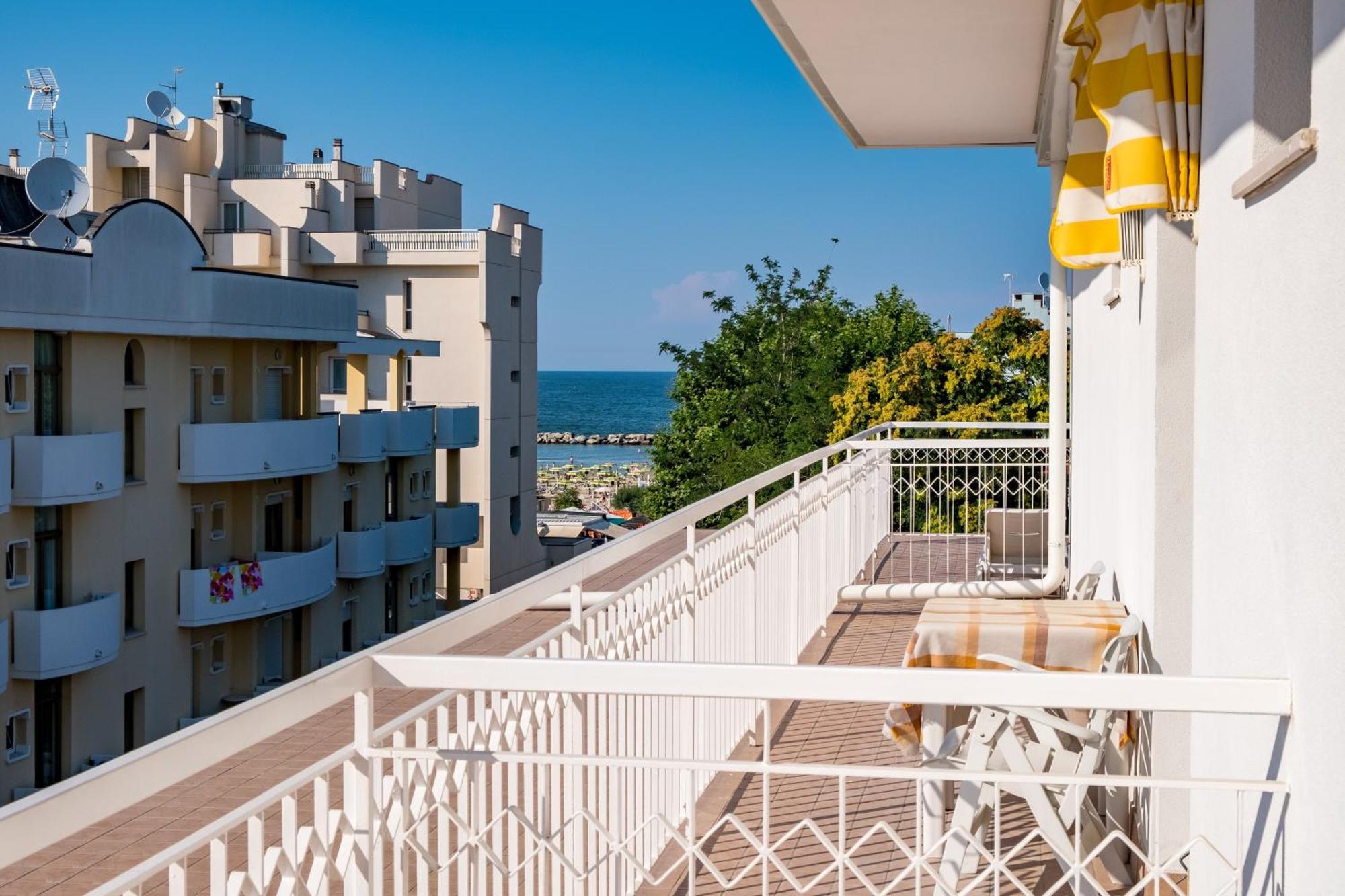 Hotel Villa Dei Fiori - Sul Mare Con Piscina Viserbella di Rimini Εξωτερικό φωτογραφία