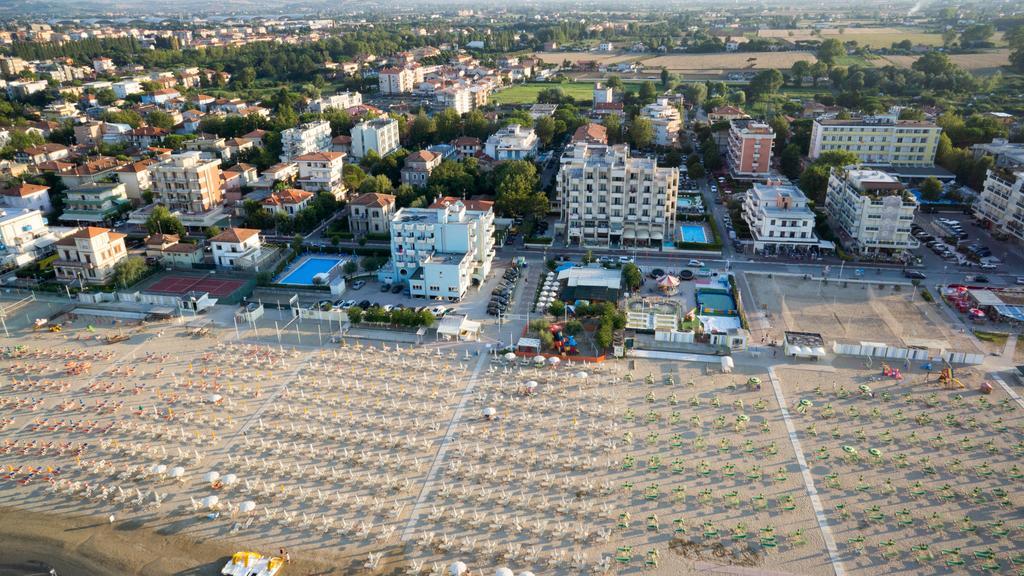 Hotel Villa Dei Fiori - Sul Mare Con Piscina Viserbella di Rimini Εξωτερικό φωτογραφία